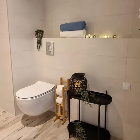 Lodz5-piotrkowska 100m, Manufaktura 1km, Atlas-arena, Parking W Budynku * Łódź