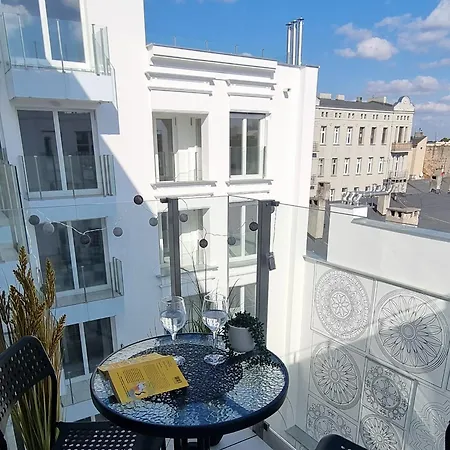 Lodz5-piotrkowska 100m, Manufaktura 1km, Atlas-arena, Parking W Budynku