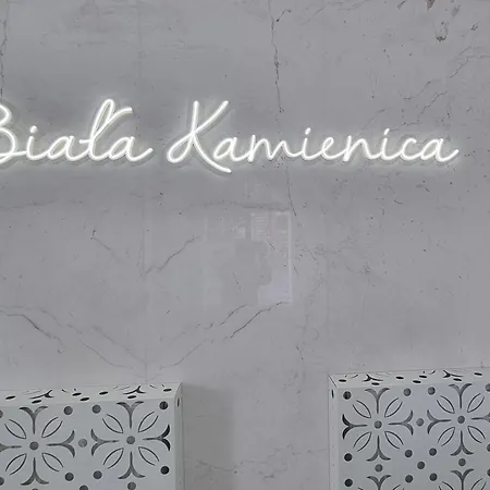 Lodz5-piotrkowska 100m, Manufaktura 1km, Atlas-arena, Parking W Budynku * 罗兹