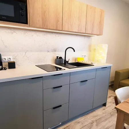 Lodz5-piotrkowska 100m, Manufaktura 1km, Atlas-arena, Parking W Budynku *