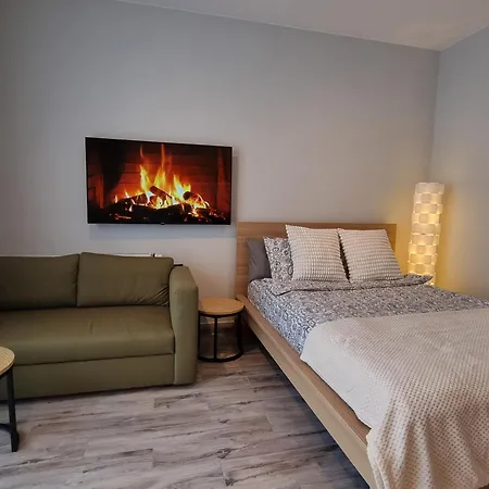 Lodz5-piotrkowska 100m, Manufaktura 1km, Atlas-arena, Parking W Budynku *