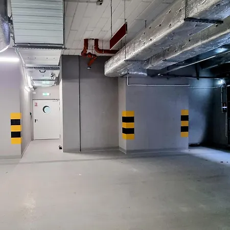 Lodz5-piotrkowska 100m, Manufaktura 1km, Atlas-arena, Parking W Budynku * Lodž