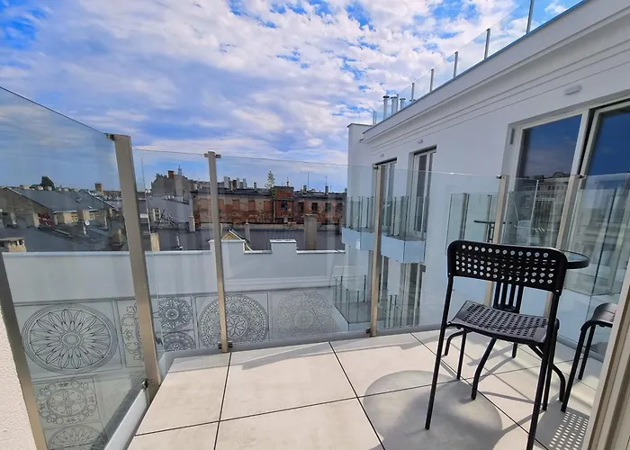 Lodz5-piotrkowska 100m, Manufaktura 1km, Atlas-arena, Parking W Budynku *