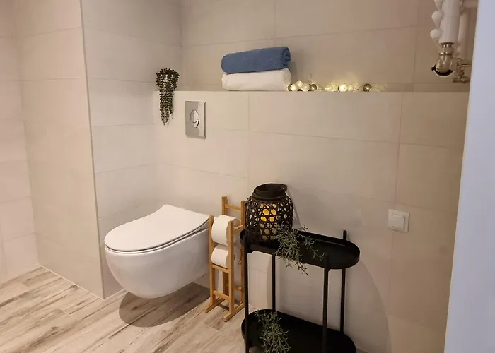 Lodz5-piotrkowska 100m, Manufaktura 1km, Atlas-arena, Parking W Budynku * Łódź