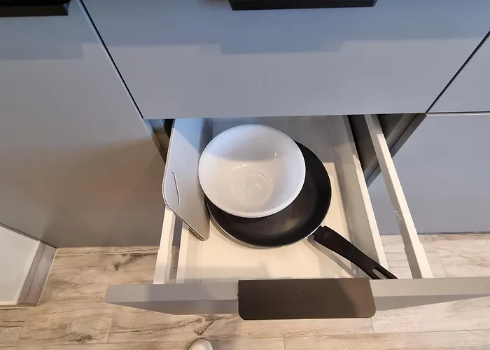 Lodz5-piotrkowska 100m, Manufaktura 1km, Atlas-arena, Parking W Budynku Łódź